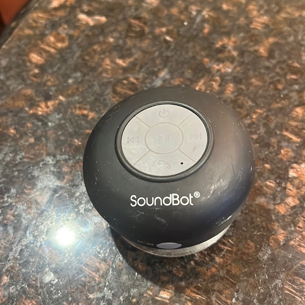 Soundbot Bluetooth speaker waterproof